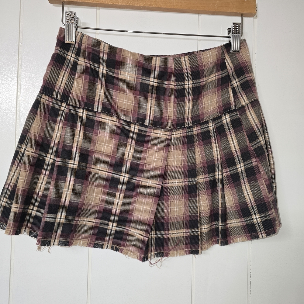 Plaid Pleated Mini Skirt (Skort) in Beige, Black & Mauve - Picture 2 of 3